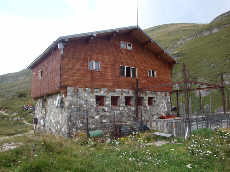 Traseul turistic Cabana Caraiman (2025 m) - Brana Mare a Caraimanului - Crucea Eroilor (Caraimanului) (2284 m)